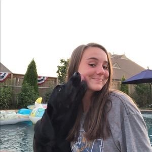 Meet your Posher, Halie